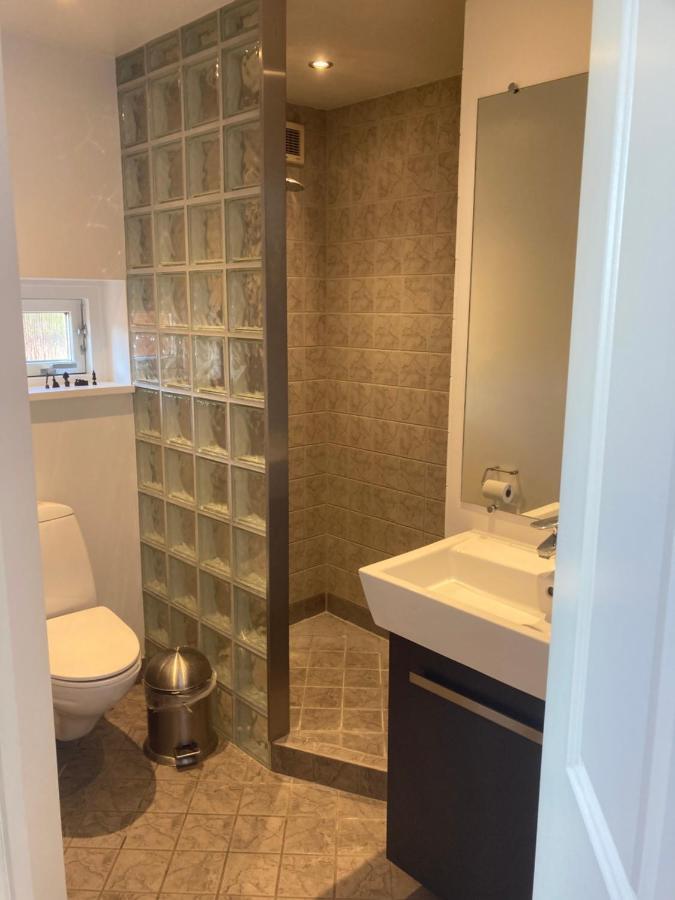 Vaerelse, Bad Og Toilet I Villa Næstved Buitenkant foto
